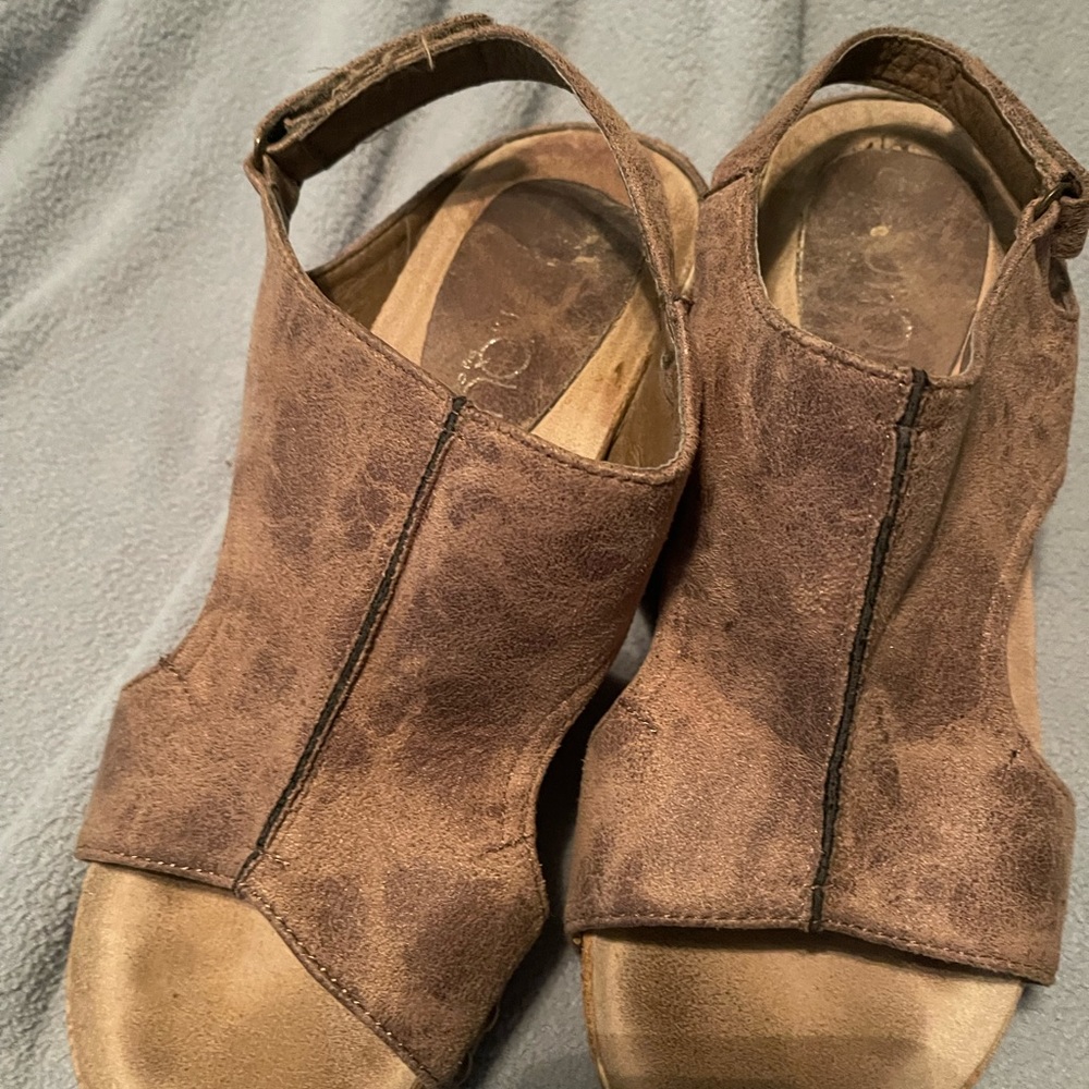 Wedge Sandal in good used condition.